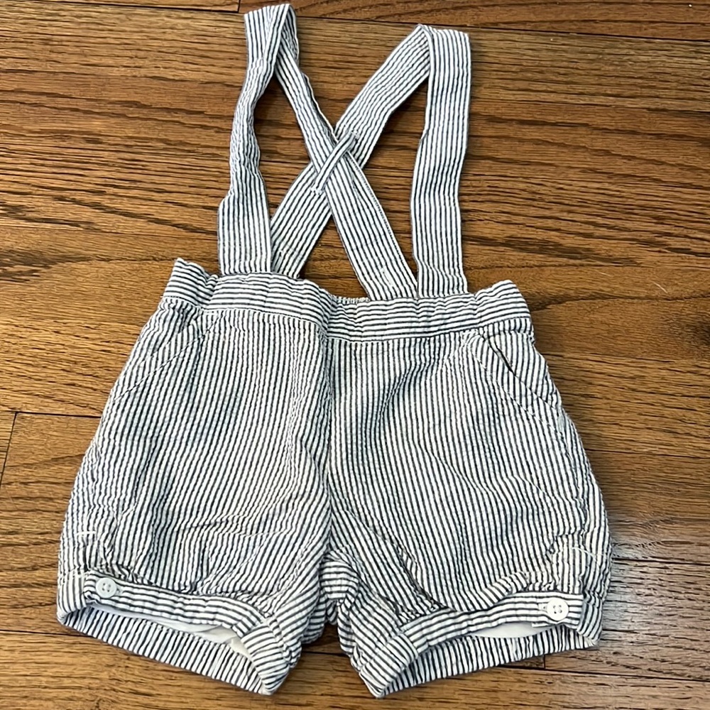 Janie & Jack boys seersucker suspender shorts 6-12M